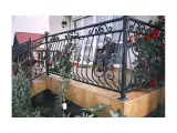 Wyrób kuty: Kuta Balustrada Balkonowa Ornamentalna z Motywem Winorośli
