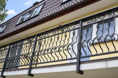 Kuta balustrada balkonowa ornamentyka klasyczna, model BKZ17 — odtworzone ujęcie oryginalne. Wizualizacja AI.