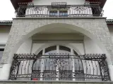 Wyrób kuty: Kuta Balustrada Balkonowa z Ornamentyką Secesyjną