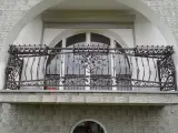 Wyrób kuty: Kuta Balustrada Balkonowa z Ornamentyką Secesyjną