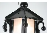 Wyrób kuty: Kuta Lampa Wisząca z Ornamentyką Kowalską