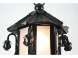 Wyrób kuty: Kuta Lampa Wisząca z Ornamentyką Różaną