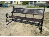 Wyrób kuty: Kuta Ławka Ogrodowa Ornamentalna z Motywem Winorośli