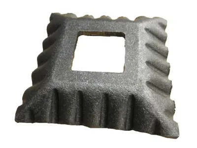 Wyrób kuty: Kuta maskownica metalowa do słupów balustradowych 80x80 mm otwór 40x40 mm