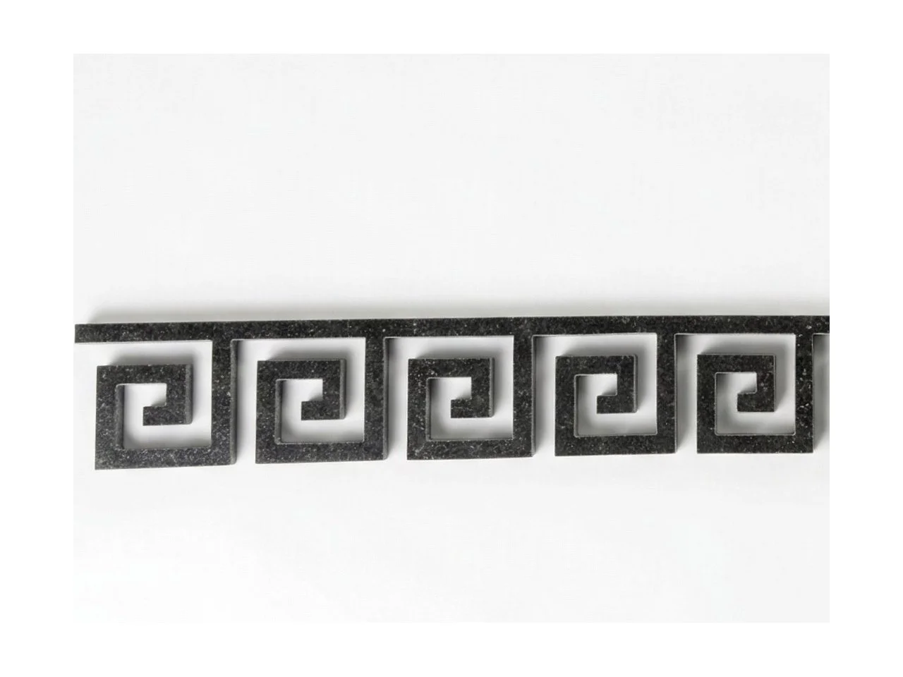 Wyrób kuty: Stalowa rozeta ozdobna taśma z motywem greckim do balustrad 1200x120 mm